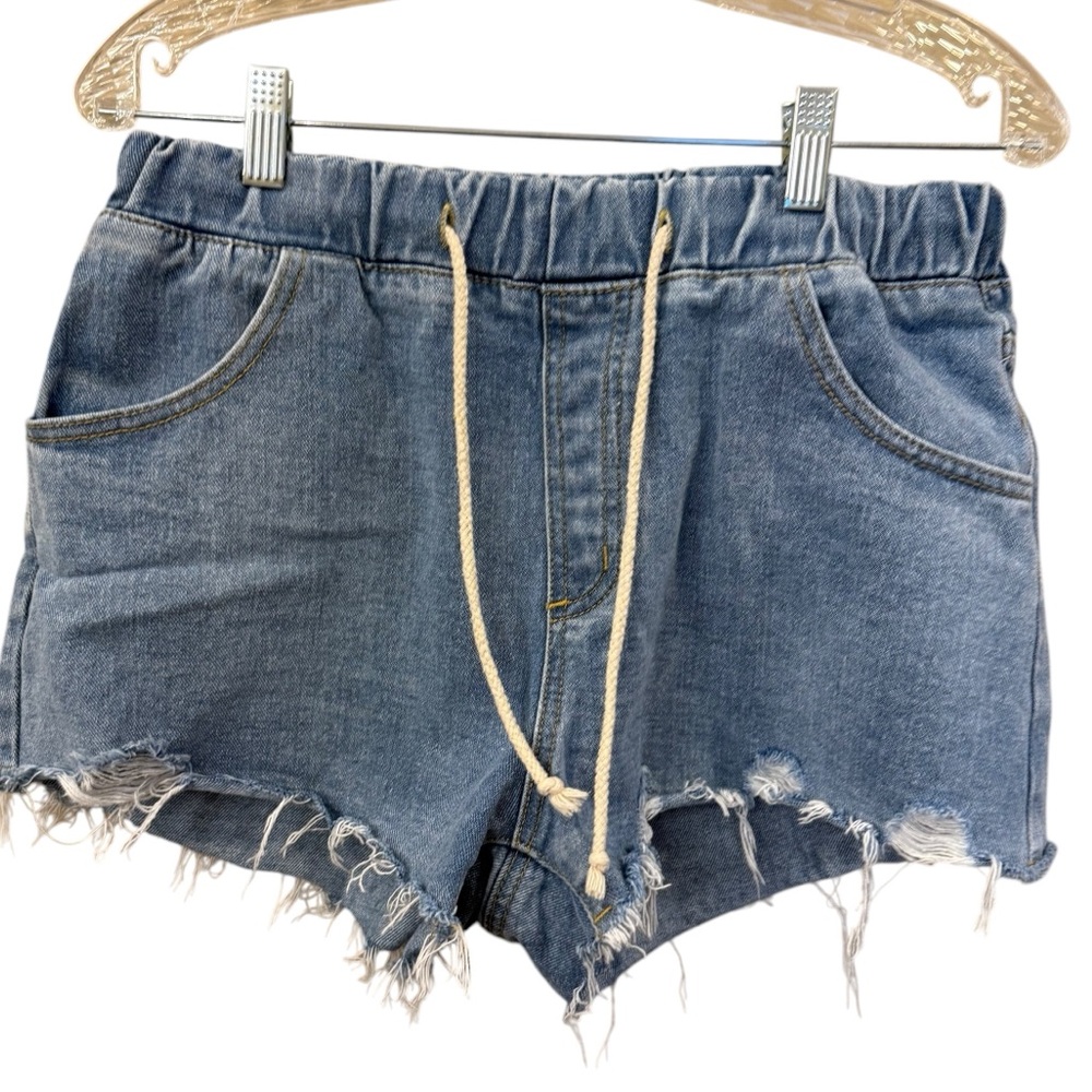 Wish List Women’s Jean Shorts Size Medium Pull On Waistband Raw Distressed Hem